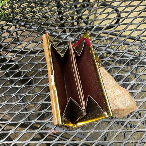 Quality Tan & Gold Alligator Nice Feel Skin Texture Wallet! - Picture 14 of 16